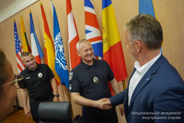 У межах міжнародної співпраці до Національної академії внутрішніх справ завітало керівництво Федерального відомства кримінальної поліції Республіки Німеччини. 