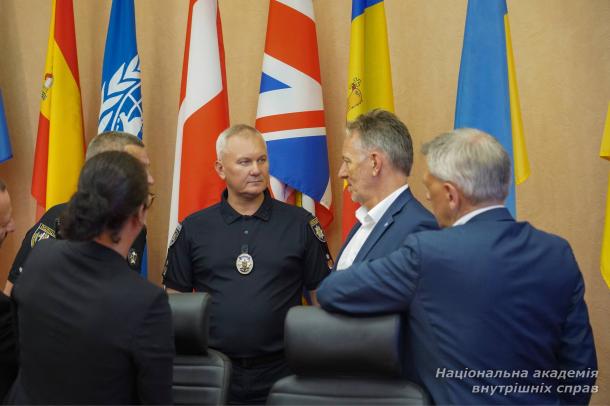 У межах міжнародної співпраці до Національної академії внутрішніх справ завітало керівництво Федерального відомства кримінальної поліції Республіки Німеччини. 