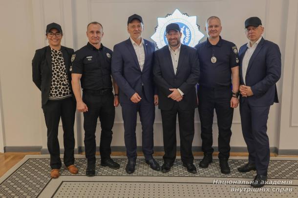 У межах міжнародної співпраці до Національної академії внутрішніх справ завітало керівництво Федерального відомства кримінальної поліції Республіки Німеччини. 