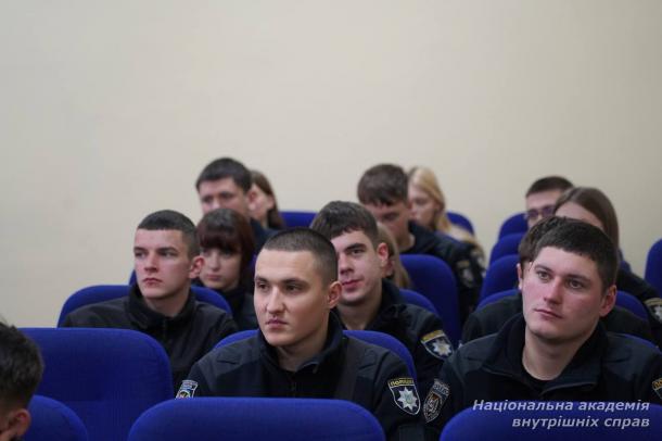 Зустріч з письменником В’ячеславом Васильченком до Дня української писемності та мови в НАВС