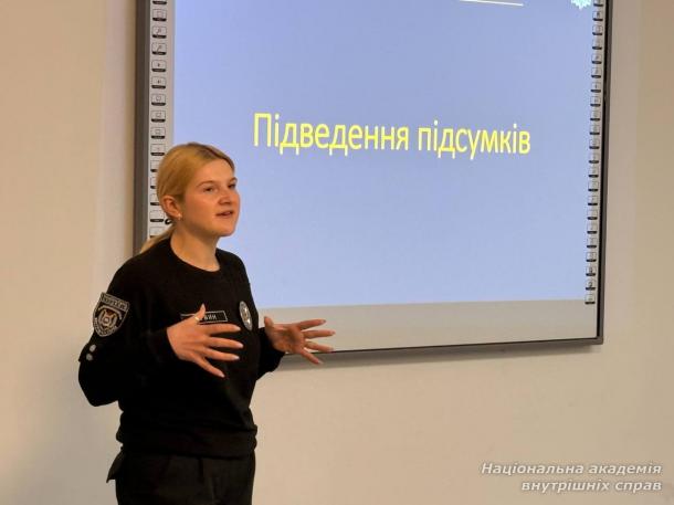 «Контрольована поставка»: в академії відпрацювали багатокомпонентну симуляцію з протидії наркозлочинності «Контрольована поставка»: в академії відпрацювали багатокомпонентну симуляцію з протидії наркозлочинності