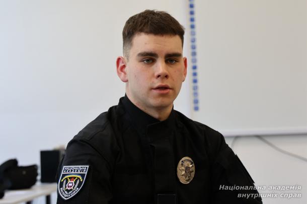 Від адаптації до професії: роль менторства в НАВС Від адаптації до професії: роль менторства в НАВС