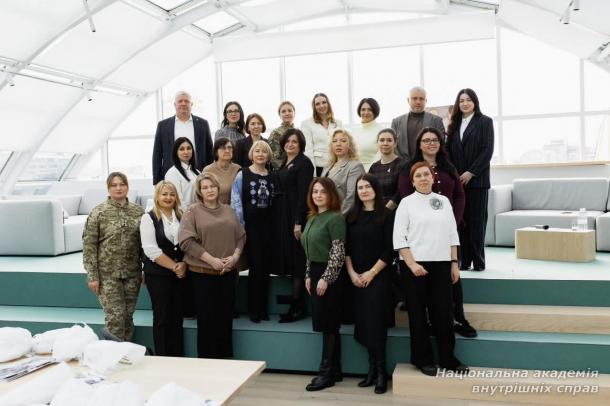 Участь представниці академії в Міжнародному круглому столі 