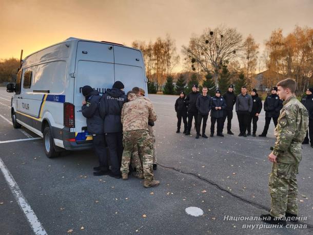 Скандинавський досвід забезпечення публічної безпеки: бінарне заняття на кафедрі тактичної підготовки Скандинавський досвід забезпечення публічної безпеки: бінарне заняття на кафедрі тактичної підготовки