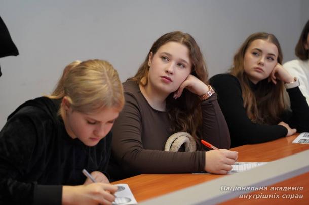 Діджитал-квест і патріотичні місії: студенти виконували “Таємну місію Святого Миколая” Діджитал-квест і патріотичні місії: студенти виконували “Таємну місію Святого Миколая”