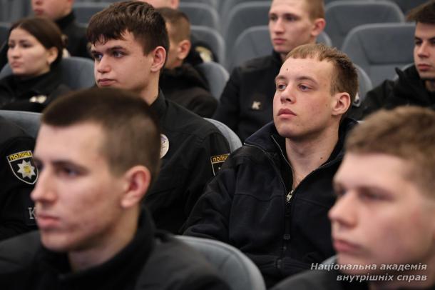 Використання технологій штучного інтелекту у психологічній підтримці: у НАВС стартувало тестування AI-моделі Mental Help Global