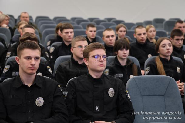 Використання технологій штучного інтелекту у психологічній підтримці: у НАВС стартувало тестування AI-моделі Mental Help Global