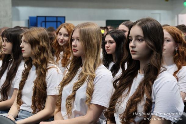 Концертна програма в ННІПД на вшанування Кобзаря 