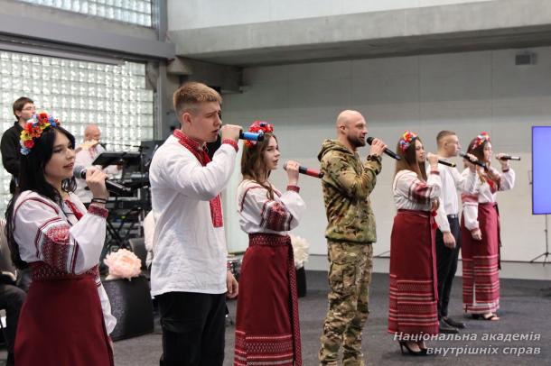 Концертна програма в ННІПД на вшанування Кобзаря 