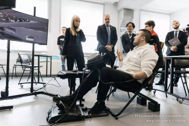 Безбар’єрність у дії: у НАВС обговорили сучасні підходи до доступного й безпечного водіння