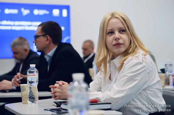 Безбар’єрність у дії: у НАВС обговорили сучасні підходи до доступного й безпечного водіння