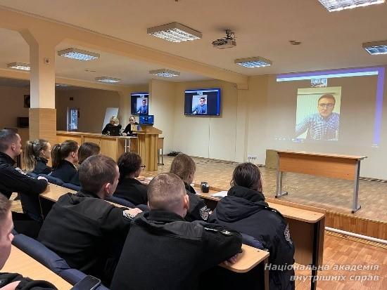 Сучасні проблеми криміналістики України й досвід країн Заходу