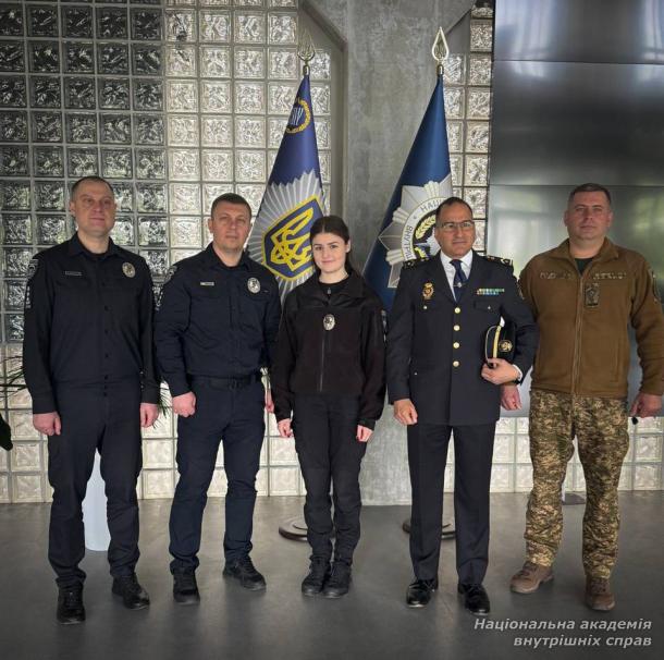Візит офіцера зв'язку Національної поліції Іспанії до Національної академії внутрішніх справ