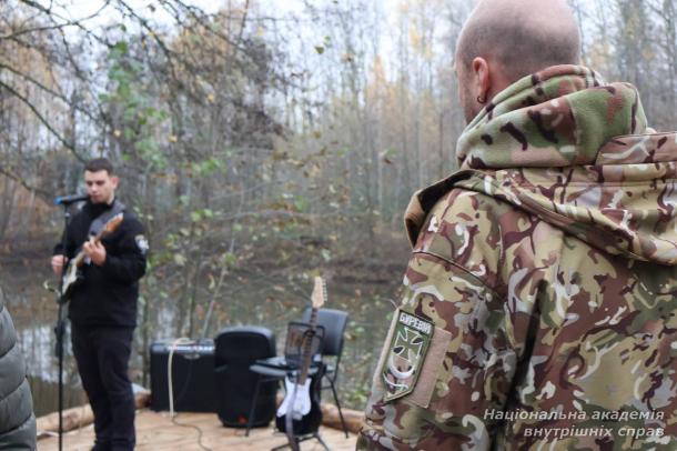 Ветерани й курсанти НАВС разом: сила, творчість і безбар’єрність Ветерани й курсанти НАВС разом: сила, творчість і безбар’єрність