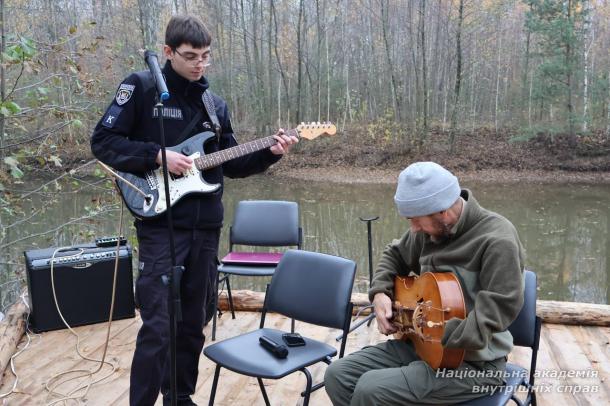 Ветерани й курсанти НАВС разом: сила, творчість і безбар’єрність Ветерани й курсанти НАВС разом: сила, творчість і безбар’єрність