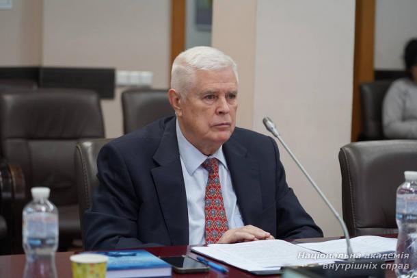 Відбувся міжвідомчий науково-практичний круглий стіл, присвячений аналізу сучасних кримінологічних викликів Відбувся міжвідомчий науково-практичний круглий стіл, присвячений аналізу сучасних кримінологічних викликів