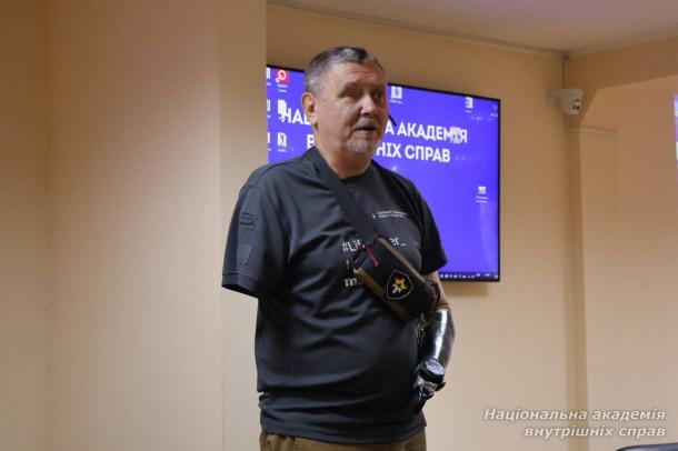 Зустріч курсантів із Народним Героєм України Олександром Терещенком Зустріч курсантів із Народним Героєм України Олександром Терещенком