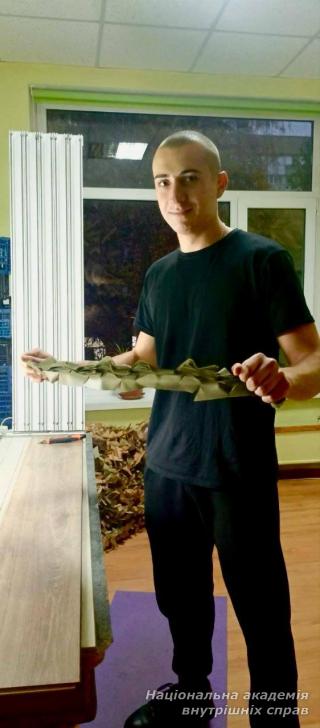 Курсанти НАВС долучаються до ініціативи плетіння маскувальних сіток для Збройних сил України