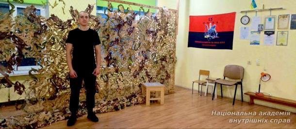 Курсанти НАВС долучаються до ініціативи плетіння маскувальних сіток для Збройних сил України