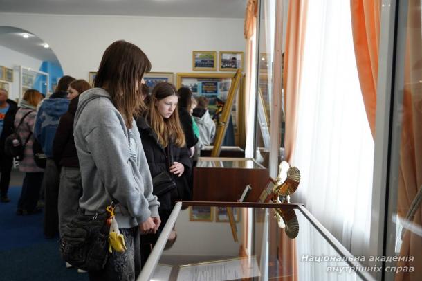 Освітній візит до НАВС: лекція з кібербезпеки та екскурсія в Музей МВС