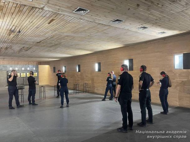 Курсанти навчально-наукового експертно-криміналістичного інституту НАВС удосконалюють навички володіння вогнепальною зброєю