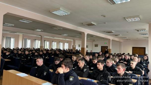 Дисциплінарна відповідальність у дії: бінарне заняття з практичним акцентом для курсантів НАВС