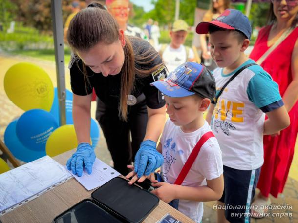 Освіта для героїв: НАВС на фестивалі підтримки ветеранів у парку «Наталка»