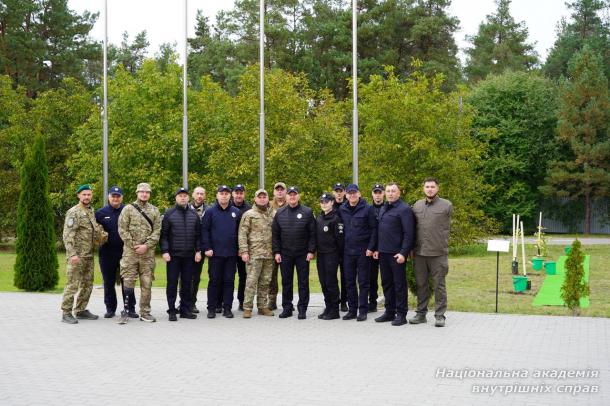 Алея пам’яті героїв у навчально-науковому інституті поліцейської діяльності НАВС