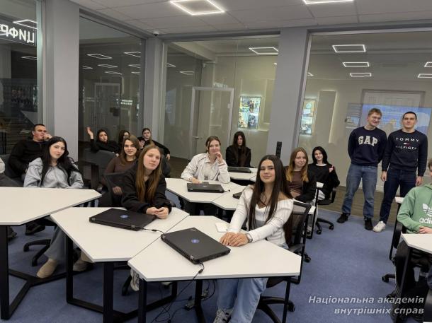 Мовна грамотність як складник професійності: у НАВС відбулася вікторина для першокурсників Мовна грамотність як складник професійності: у НАВС відбулася вікторина для першокурсників