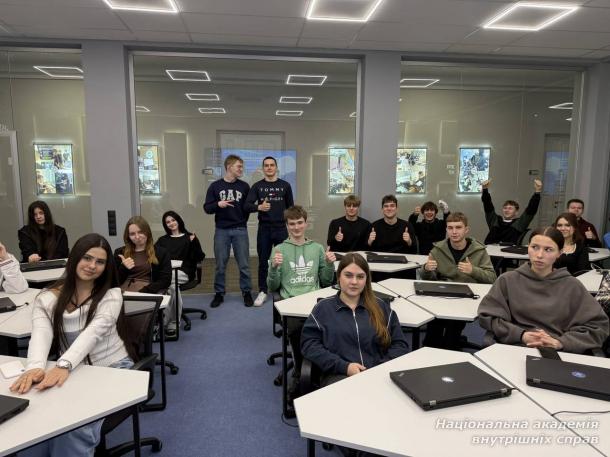 Мовна грамотність як складник професійності: у НАВС відбулася вікторина для першокурсників Мовна грамотність як складник професійності: у НАВС відбулася вікторина для першокурсників