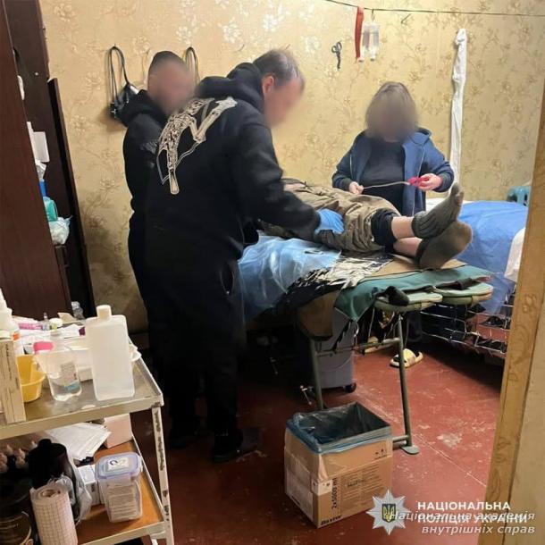 Працівник НАВС, який несе службу в складі зведеного загону поліції Луганщини, надав допомогу з порятунку життя військового