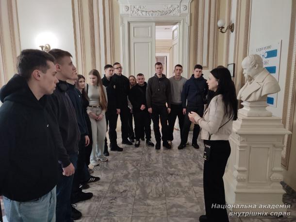 Курсанти-криміналісти відвідали Національний музей Кобзаря