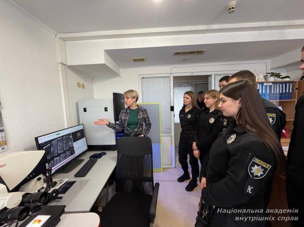 Здобувачі академії відвідали центральний офіс Експертної служби МВС України