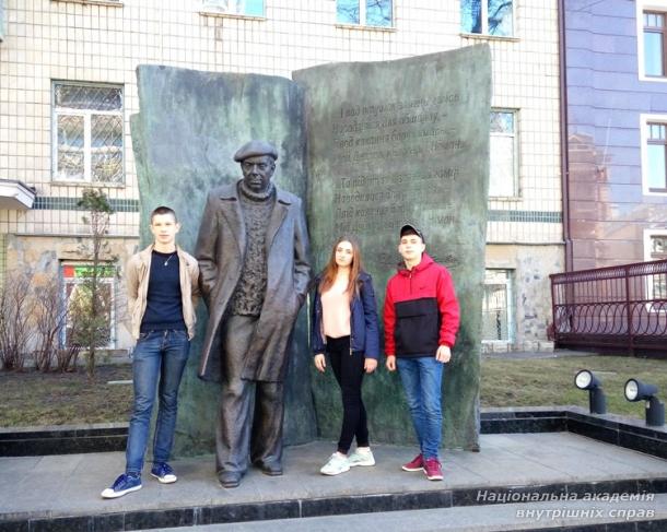 Великдень – свято родинне, а наша родина – вся Україна