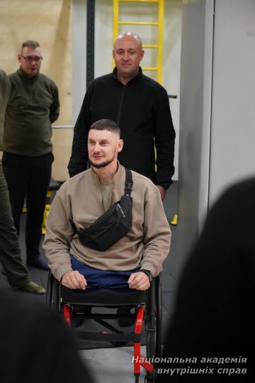 У Національній академії внутрішніх справ відбулася мотиваційна зустріч курсантів ННІПД з ветераном російсько-української війни Артемом Дудченком