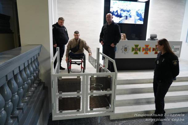 У Національній академії внутрішніх справ відбулася мотиваційна зустріч курсантів ННІПД з ветераном російсько-української війни Артемом Дудченком