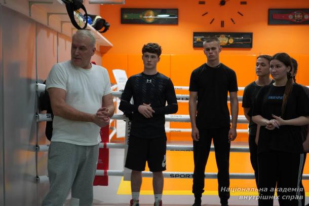 У Національній академії внутрішніх справ відбулася мотиваційна зустріч курсантів ННІПД з ветераном російсько-української війни Артемом Дудченком