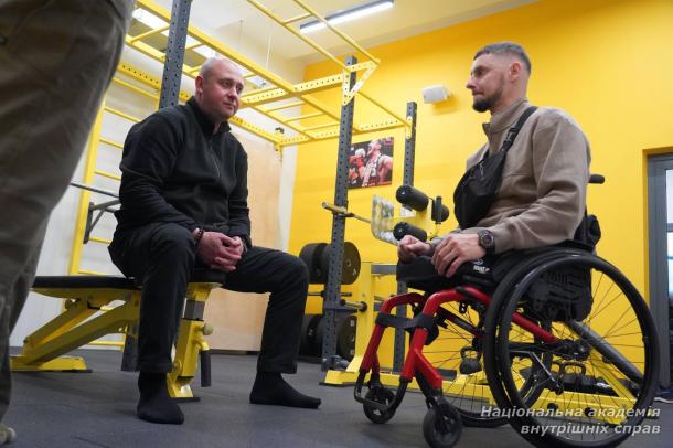 У Національній академії внутрішніх справ відбулася мотиваційна зустріч курсантів ННІПД з ветераном російсько-української війни Артемом Дудченком