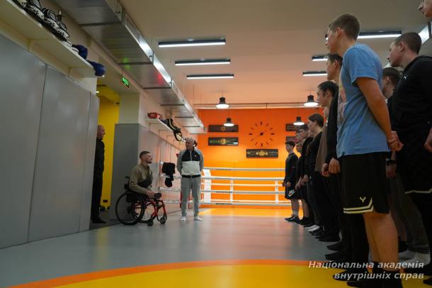 У Національній академії внутрішніх справ відбулася мотиваційна зустріч курсантів ННІПД з ветераном російсько-української війни Артемом Дудченком