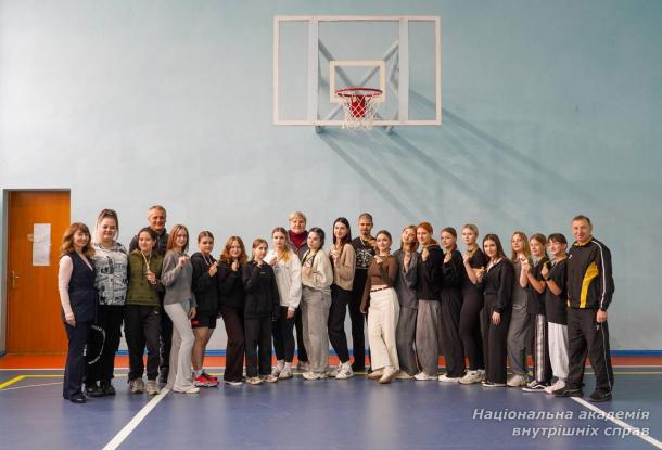 Кіберзабіг “ШахрайГудбай”: у НАВС поєднали спорт, мову та фінансову безпеку