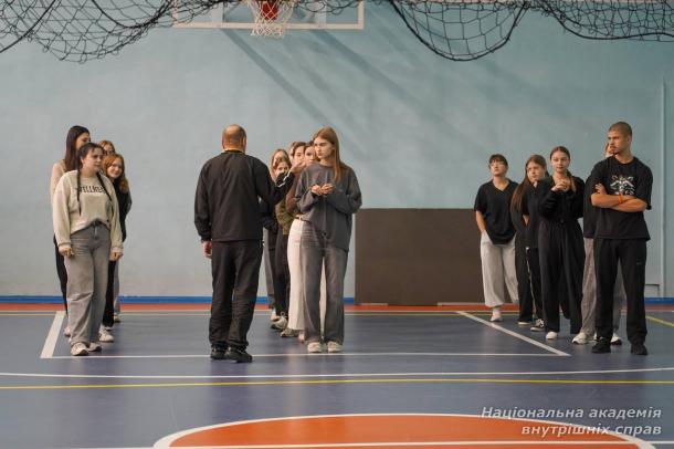 Кіберзабіг “ШахрайГудбай”: у НАВС поєднали спорт, мову та фінансову безпеку