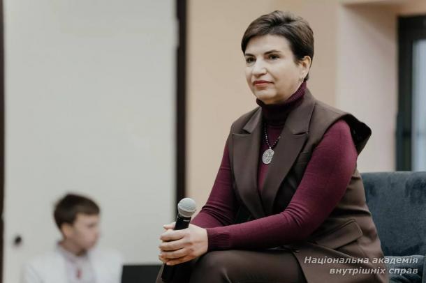 У Київський ліцей імені Ярослава Кондратьєва МВС завітали почесні гості з Азербайджану У Київський ліцей імені Ярослава Кондратьєва МВС завітали почесні гості з Азербайджану