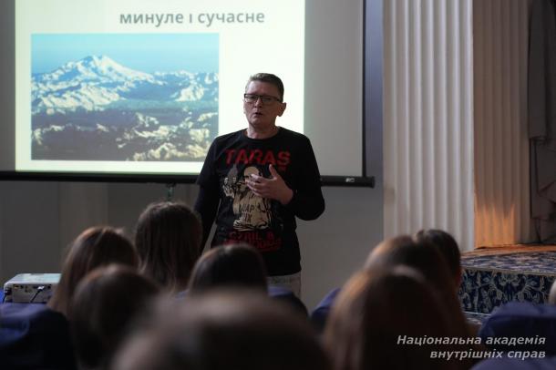 У НАВС відбулася театралізована лекція до Шевченківських днів