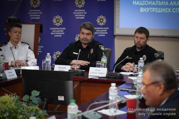  Обмін міжнародним досвідом: у Національній академії внутрішніх справ відбувся практичний семінар за участю поліграфологів Канадської кінної поліції