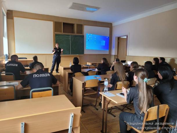 Безпека дітей — у фокусі правоохоронної освіти: у НАВС тривають бінарні заняття з освітньої безпеки