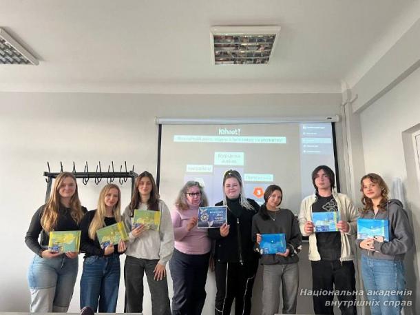 Українська мова, наука та безпека: молоді дослідники НАВС об’єдналися на коворкінгу Українська мова, наука та безпека: молоді дослідники НАВС об’єдналися на коворкінгу