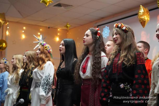 Андріївські вечорниці в Київському ліцеї імені Ярослава Кондатьєва за участю Володимира Дантеса Андріївські вечорниці в Київському ліцеї імені Ярослава Кондатьєва за участю Володимира Дантеса