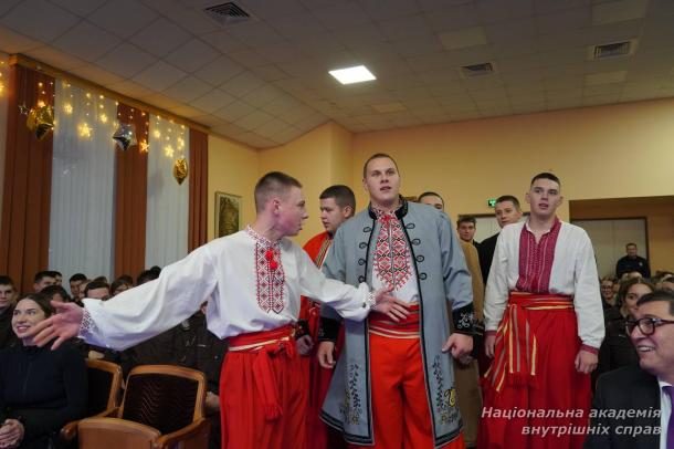 Андріївські вечорниці в Київському ліцеї імені Ярослава Кондатьєва за участю Володимира Дантеса Андріївські вечорниці в Київському ліцеї імені Ярослава Кондатьєва за участю Володимира Дантеса