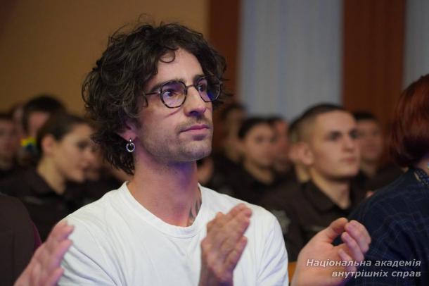 Андріївські вечорниці в Київському ліцеї імені Ярослава Кондатьєва за участю Володимира Дантеса Андріївські вечорниці в Київському ліцеї імені Ярослава Кондатьєва за участю Володимира Дантеса