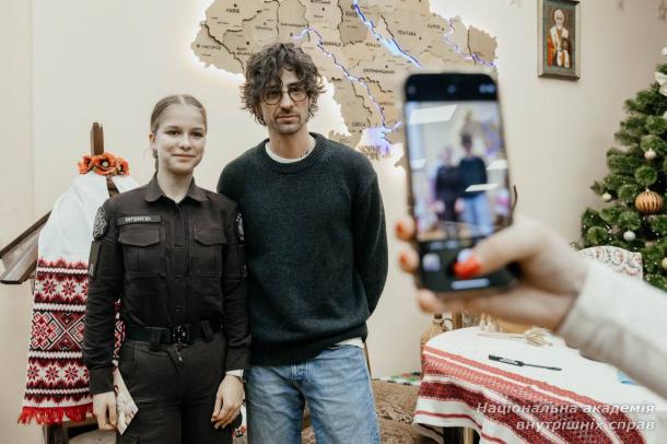 Андріївські вечорниці в Київському ліцеї імені Ярослава Кондатьєва за участю Володимира Дантеса Андріївські вечорниці в Київському ліцеї імені Ярослава Кондатьєва за участю Володимира Дантеса